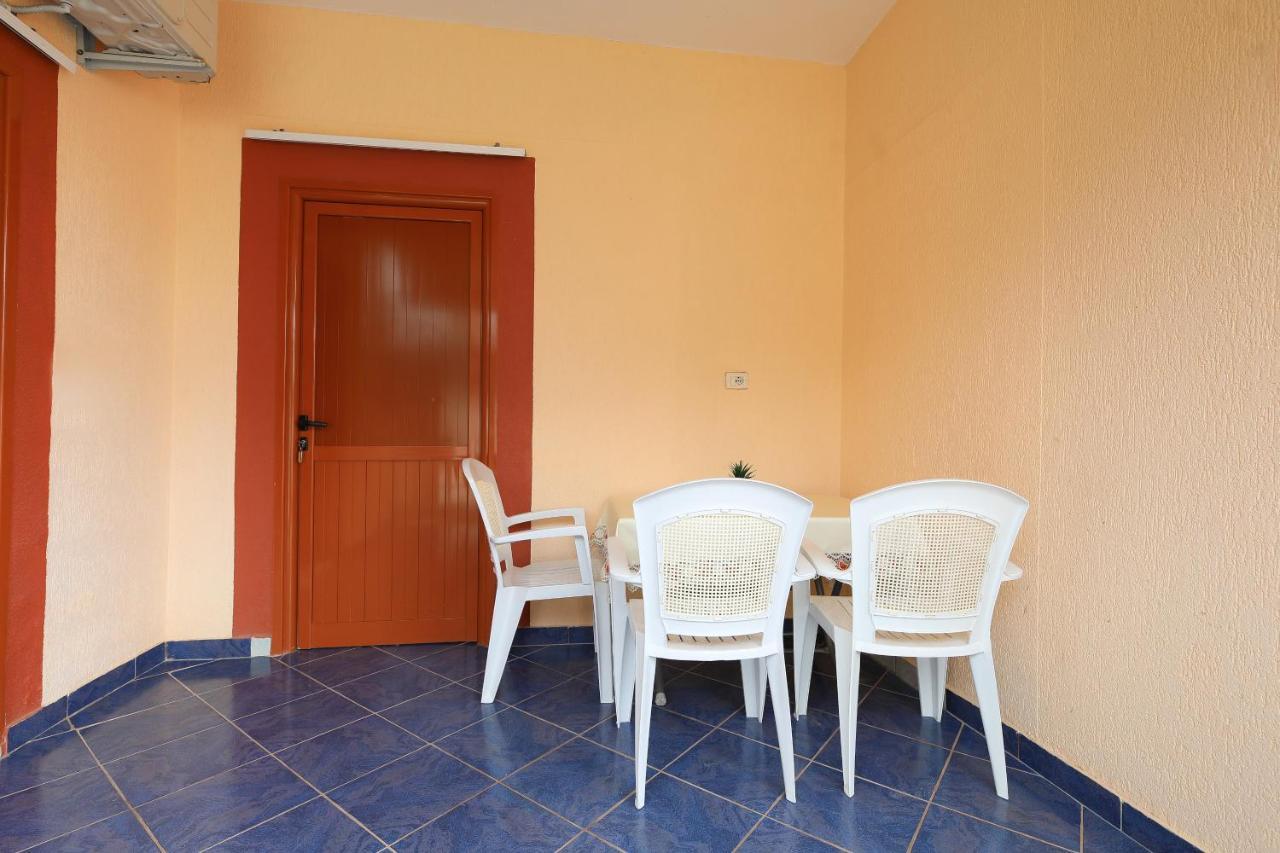 Vila Feliz - Premium Rooms With Free Private Parking Vlorë Екстериор снимка
