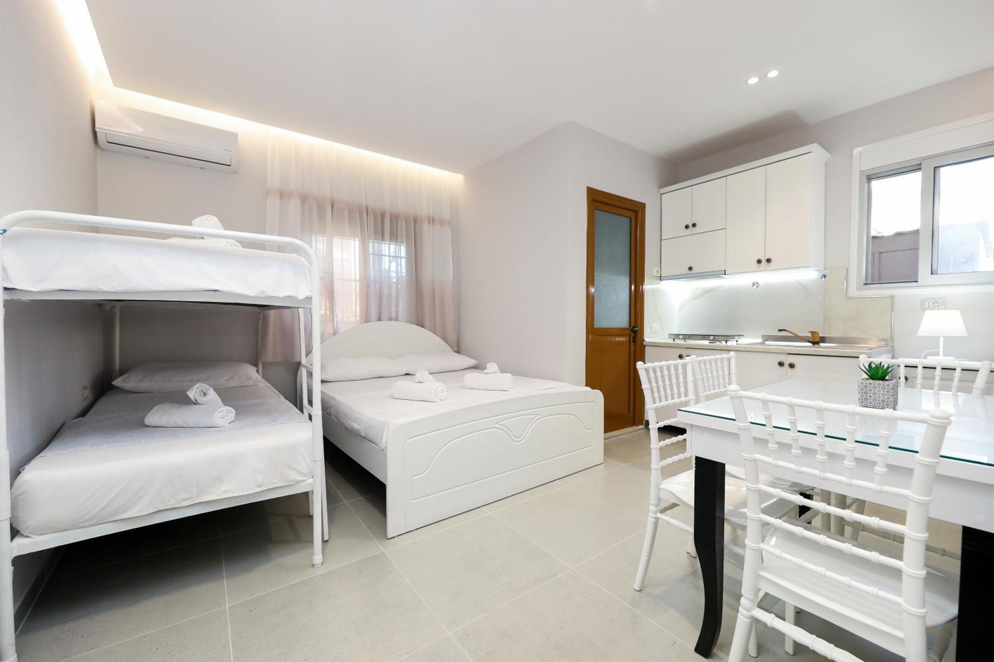 Vila Feliz - Premium Rooms With Free Private Parking Vlorë Екстериор снимка