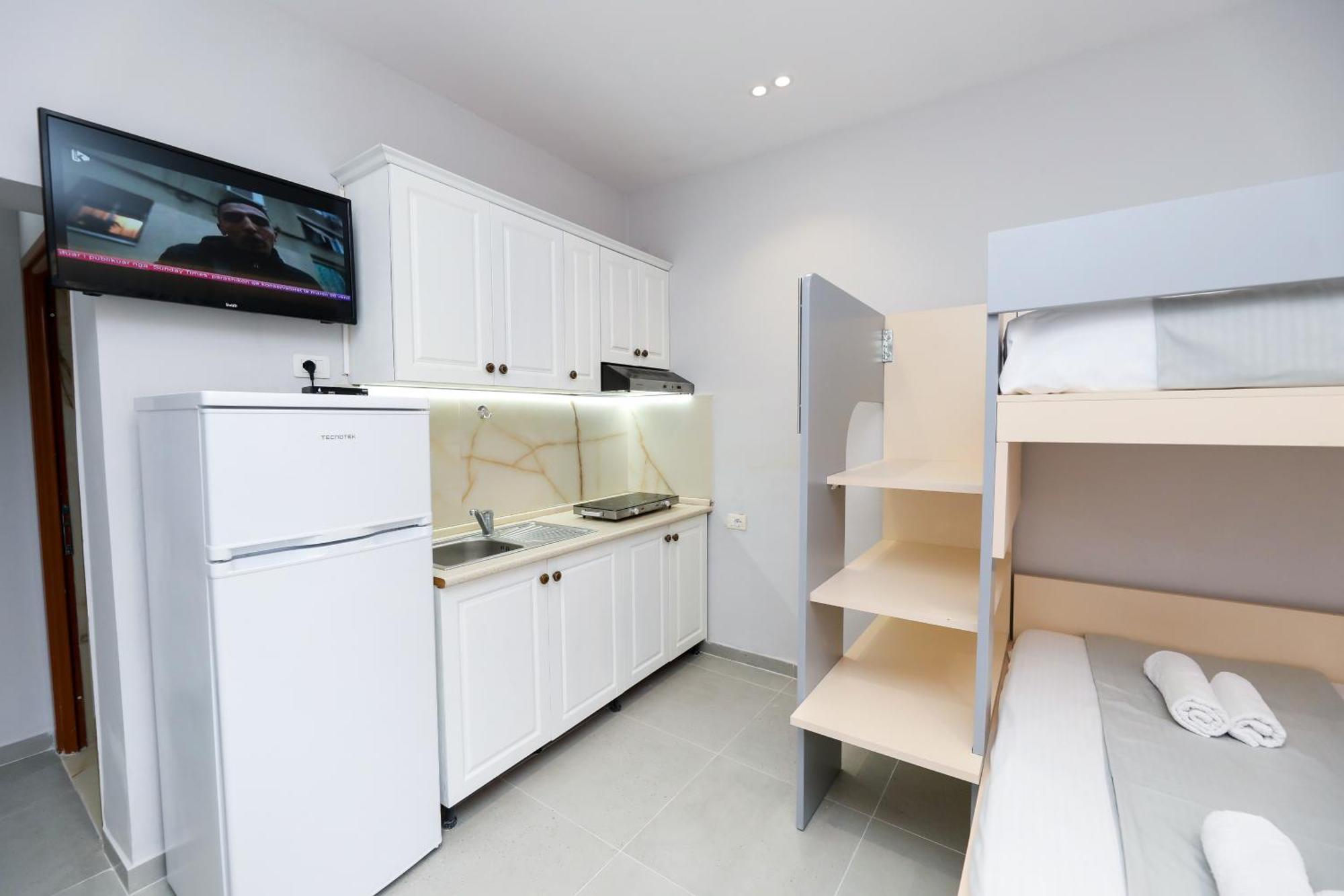 Vila Feliz - Premium Rooms With Free Private Parking Vlorë Екстериор снимка