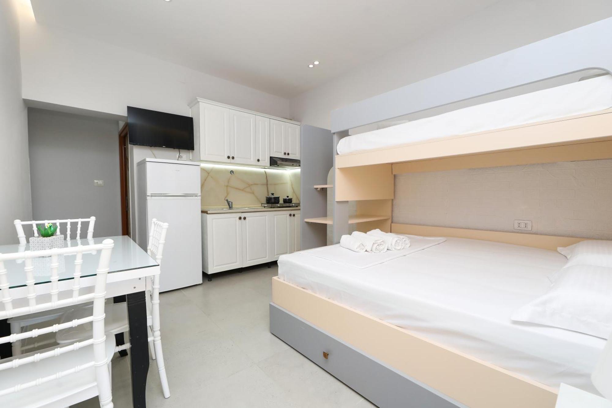 Vila Feliz - Premium Rooms With Free Private Parking Vlorë Екстериор снимка