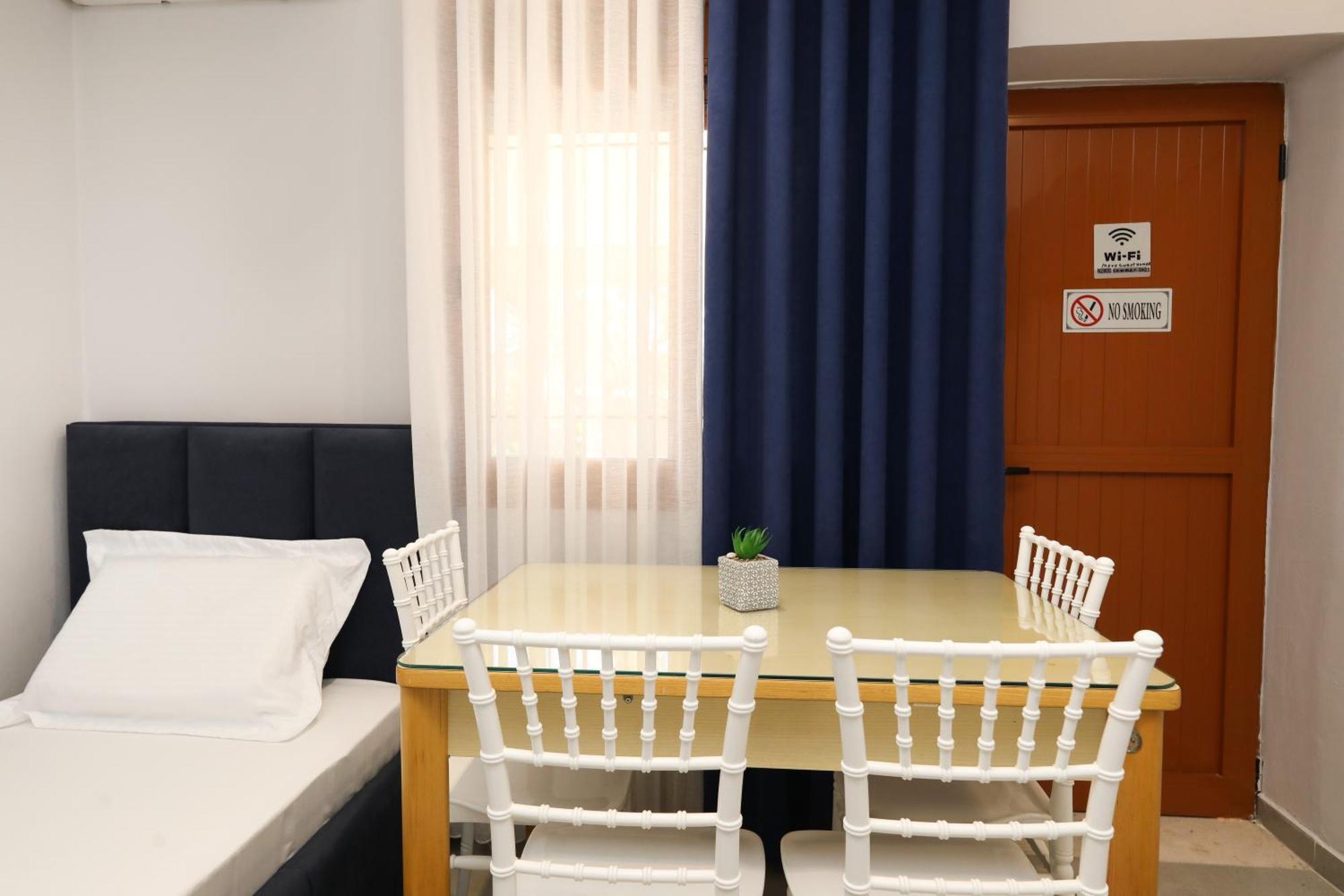 Vila Feliz - Premium Rooms With Free Private Parking Vlorë Екстериор снимка