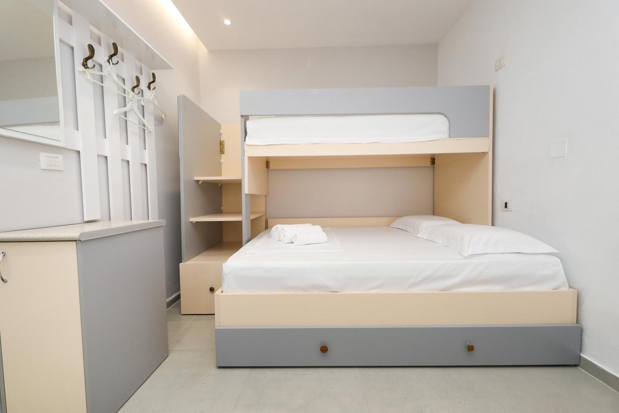 Vila Feliz - Premium Rooms With Free Private Parking Vlorë Екстериор снимка
