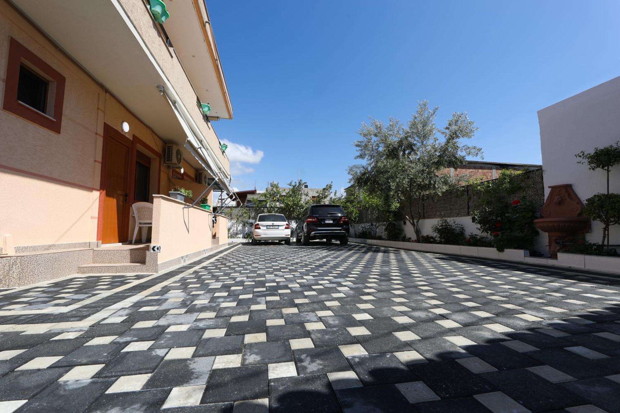 Vila Feliz - Premium Rooms With Free Private Parking Vlorë Екстериор снимка