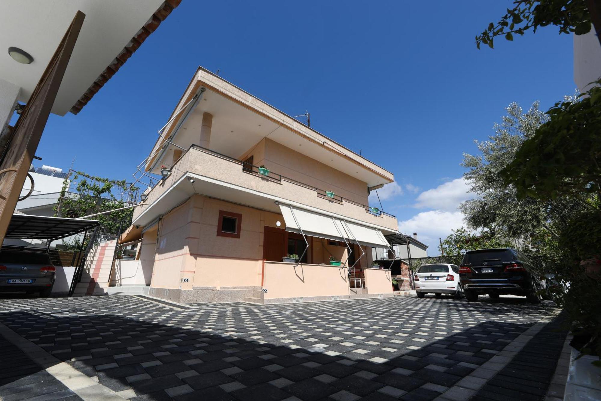 Vila Feliz - Premium Rooms With Free Private Parking Vlorë Екстериор снимка